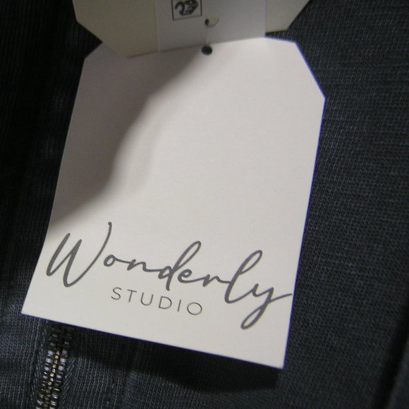 WONDERLY OVERSIZED HOODIE MEDIUM - Picture 10 of 11